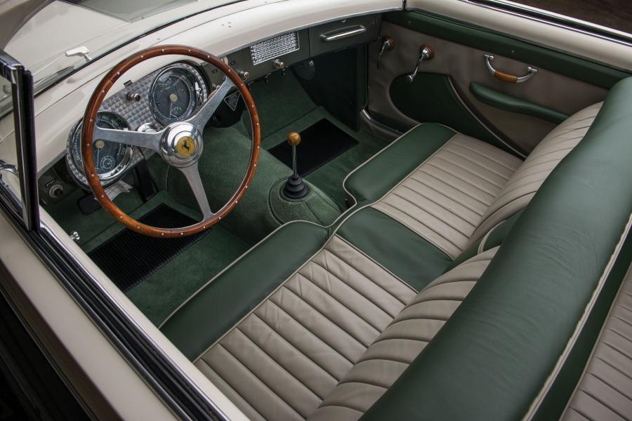 Интерьер Ferrari 342 America Cabriolet (0232AL) 1953 года  (фото 17 из 35)